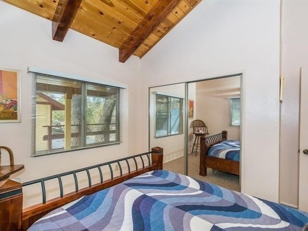 1949-twin Oaks 2 Bedroom Home by Redawning