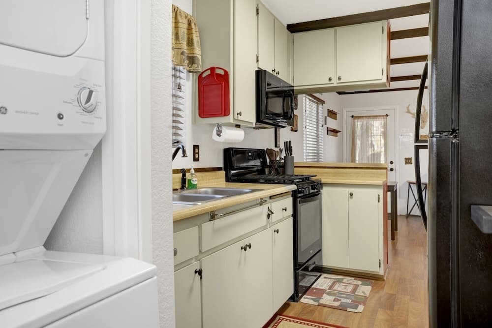 2183-mountain Getaway 2 Bedroom Home by Redawning