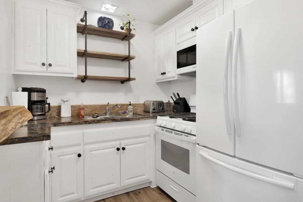 2153-the Cottage 2 Bedroom Home by Redawning