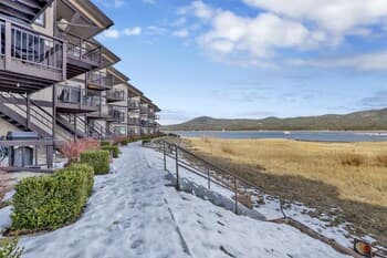 2249-forest Shores Condo Suite 1 Bedroom Home by Redawning