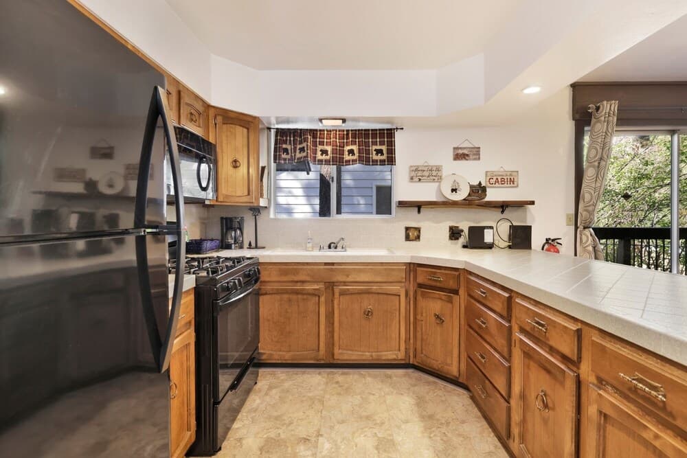 2075 - Cuddle Bear's Cabin 3 Bedroom Home by Redawning