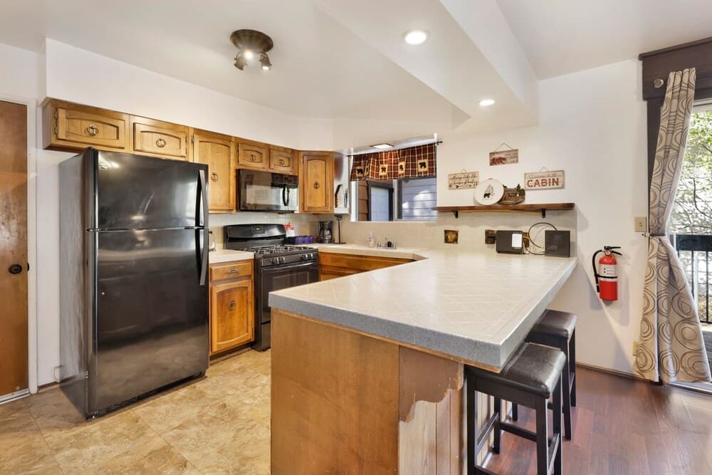 2075 - Cuddle Bear's Cabin 3 Bedroom Home by Redawning