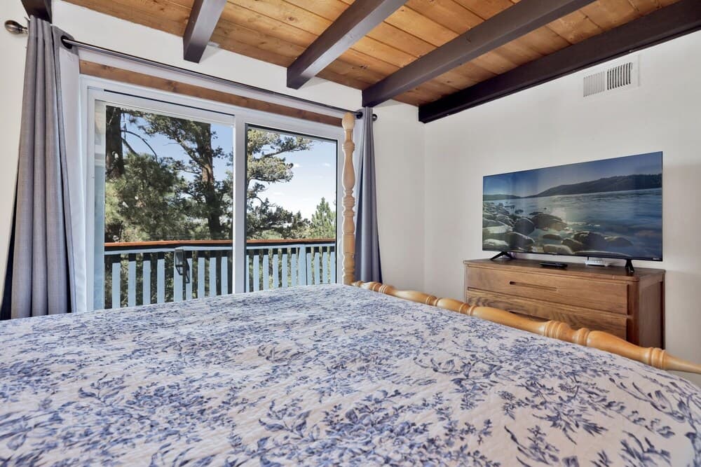 2170-moon Palace 3 Bedroom Home by Redawning