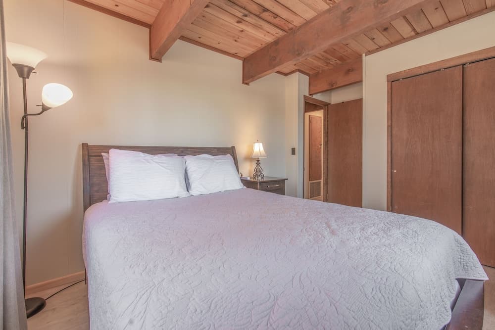 2194-conklin Base Camp Chalet 3 Bedroom Home by Redawning