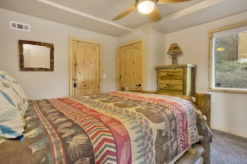 2141-silver Tip Chalet 3 Bedroom Home by Redawning