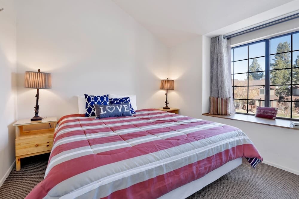 2236-boulder Bay Condo 3 Bedroom Home by Redawning