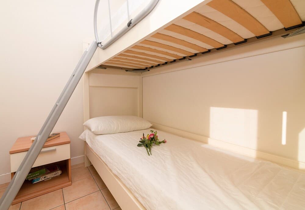 Porto Letizia Begonia 8