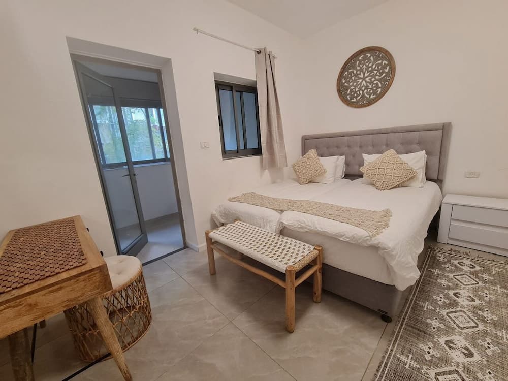 JLM Suites Tower Lincoln  Prime Location