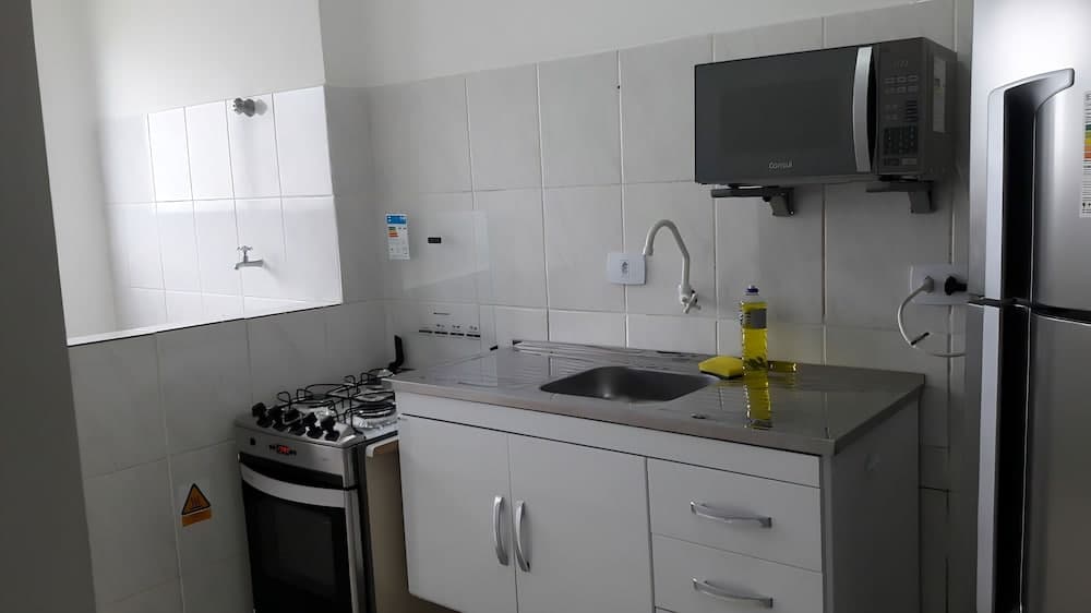 500m da Praia, BIWA Edifício com Piscina, 1garagem, WI-FI, Portaria 24hs, churrasqueira, playground, jardim, Centro do Guarujá, SP