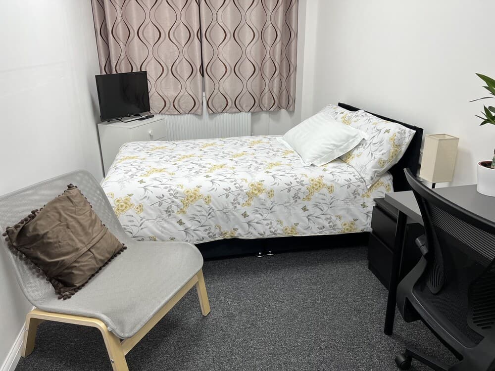 Double Room with Skyline view near Tube