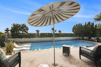 Condo di Cocco 1-oceanfront Dog Friendly w Pool