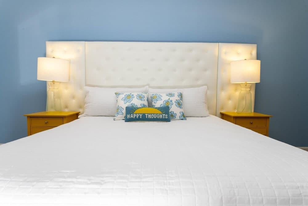 Amazing Large Home Near Parks