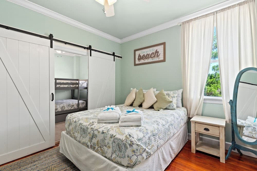 109 Island Cove Ct - Blue Palm Cove