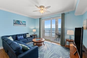 Large Balcony! Gulf Front Master Suite! Many Amenities On-site!