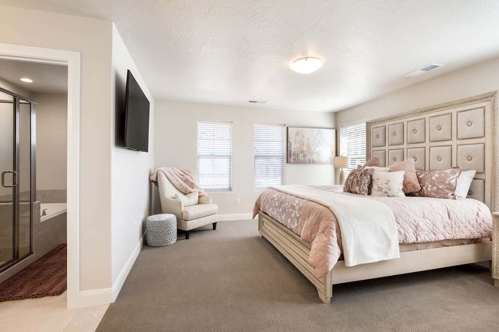 The Tree House 4 Bedroom Home