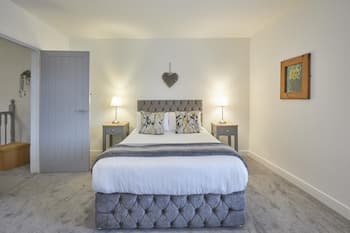 Host Stay Louisa Cottage