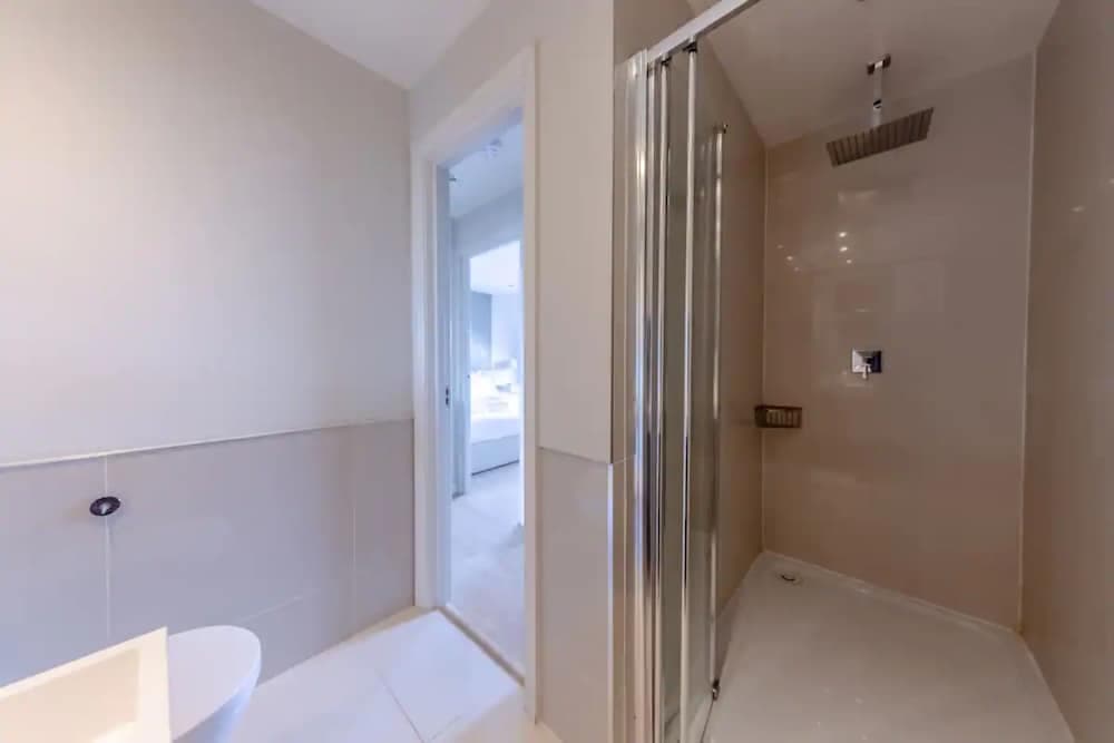 Bright and Spacious 1 Bedroom Flat in Notting Hill