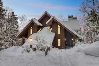 Slopeside In Okemo - Beautifully Renovated Spacious Family Townhouse 3 Bedroom Townhouse by Redawning