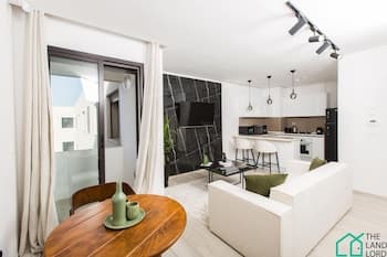 E24 Grand Luxe Tout Quip et Central