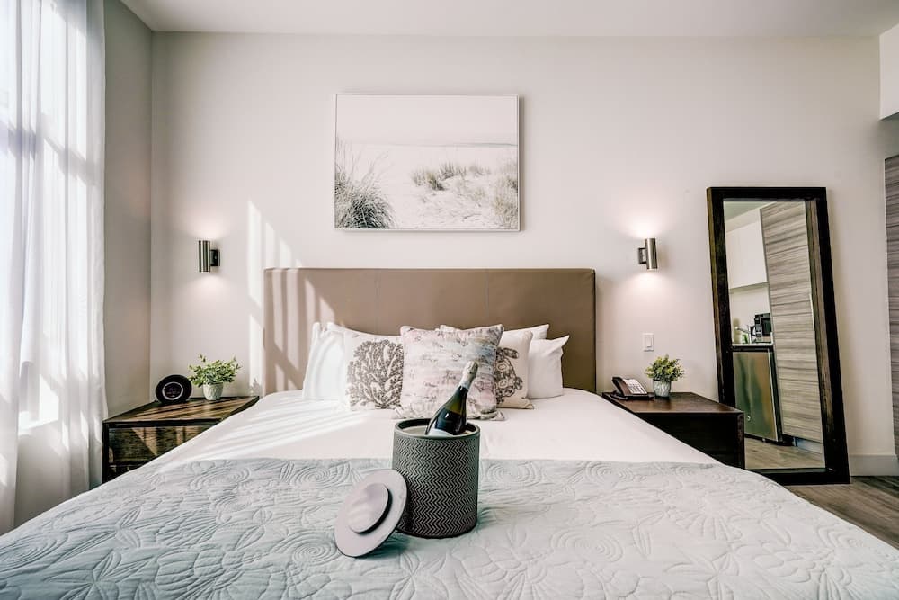 Hollywood's Beachside Condos