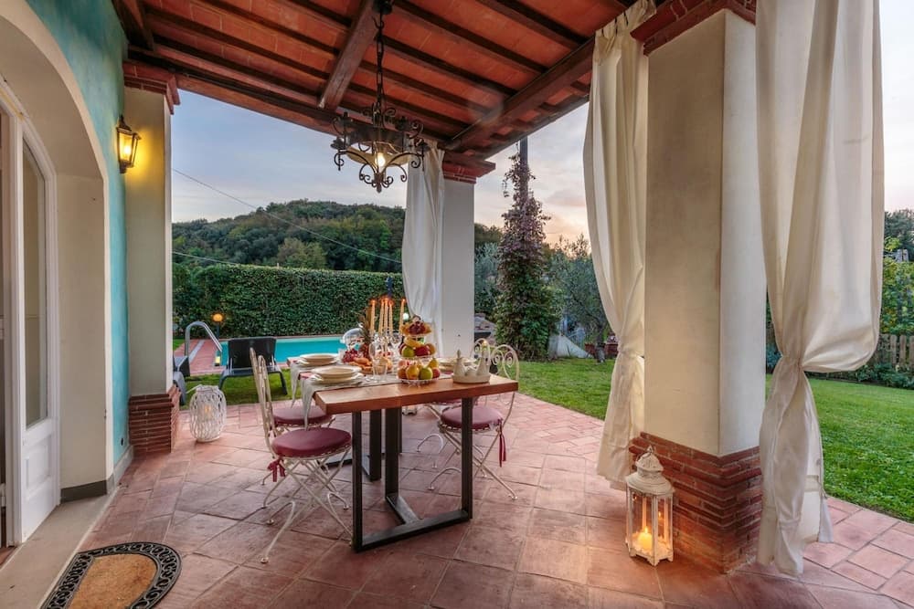 Rondini Farmhouse in Chiatri