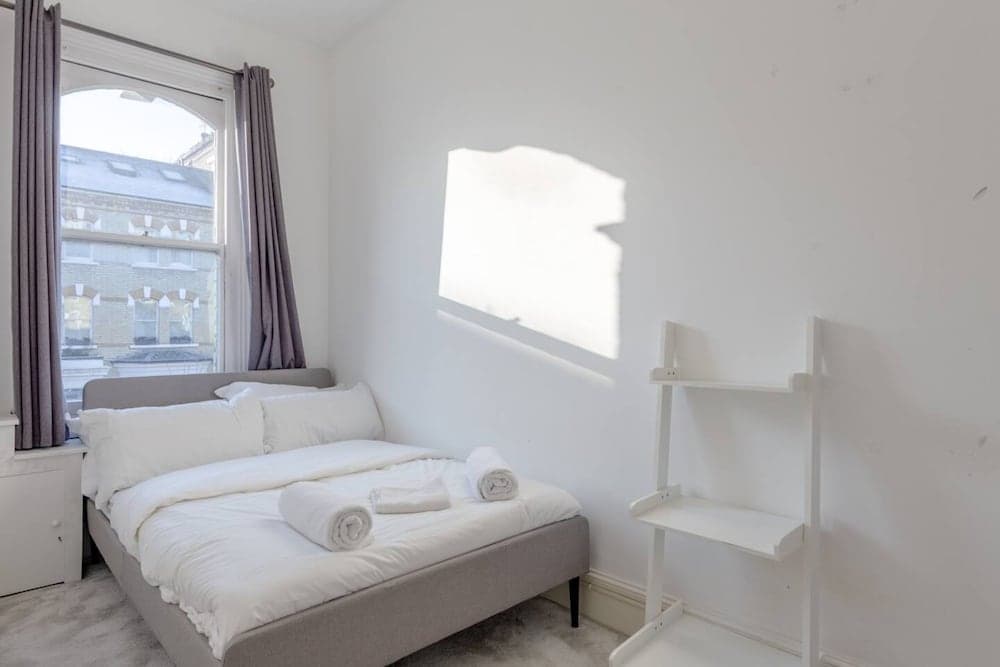 Peaceful 2 Bedroom Flat in West Kensington