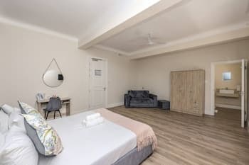 Cape Legacy - Unique Studio Suite