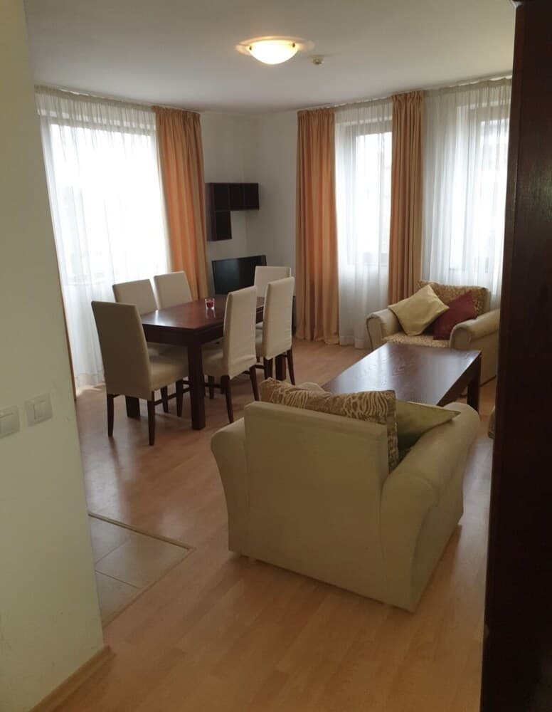 2 Bedroom Mountain View