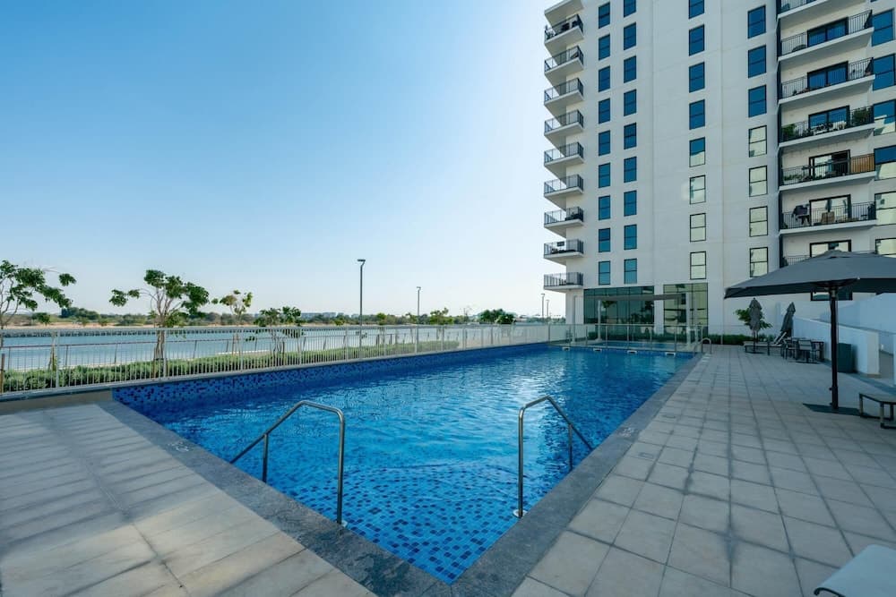 Chic Apt on Yas Island cls to ALL Main Attractions