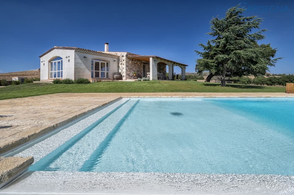 Fabulous Breath-taking Cottage With Pool and Spa