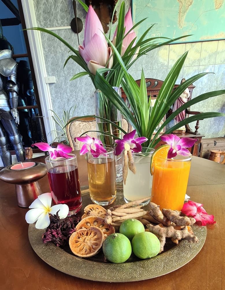 Beautiful Bungalow With Shared Outdoor Pool and 2 km From the Sandy Beach