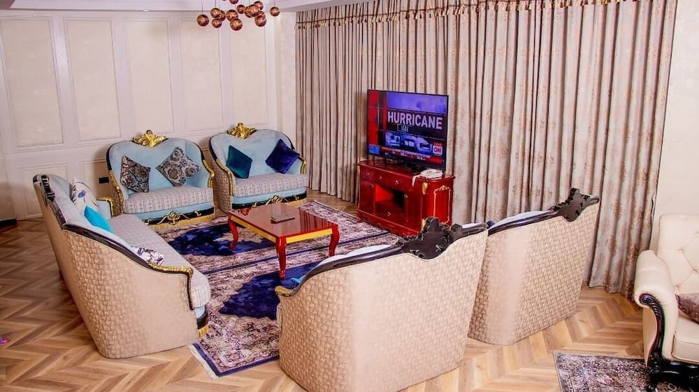 OSBORN LA PALM ROYAL RESORT PHC