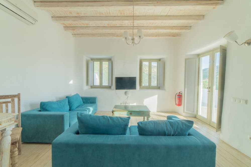 Mykonian Leisure Villas & Suites