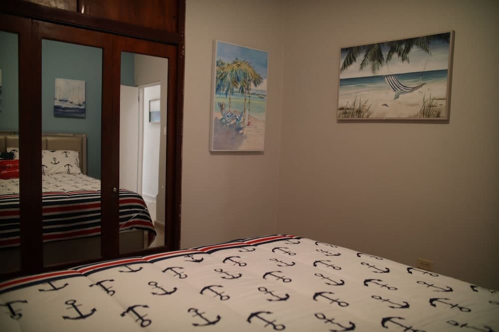 Tropical Breeze Escapes Couples Studio