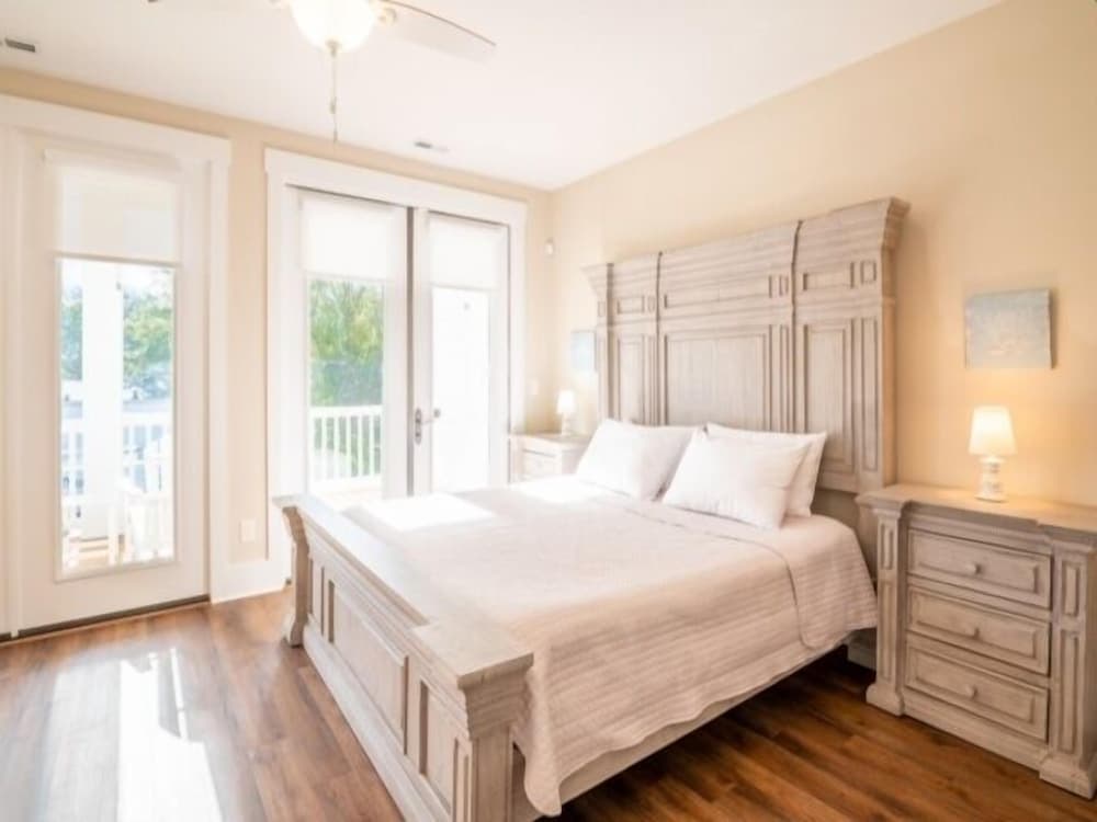 Dream Weaver 4 Bedroom Home by Redawning