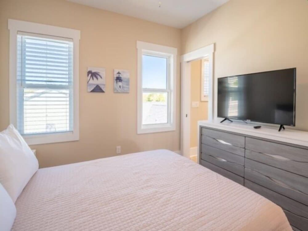 Dream Weaver 4 Bedroom Home by Redawning