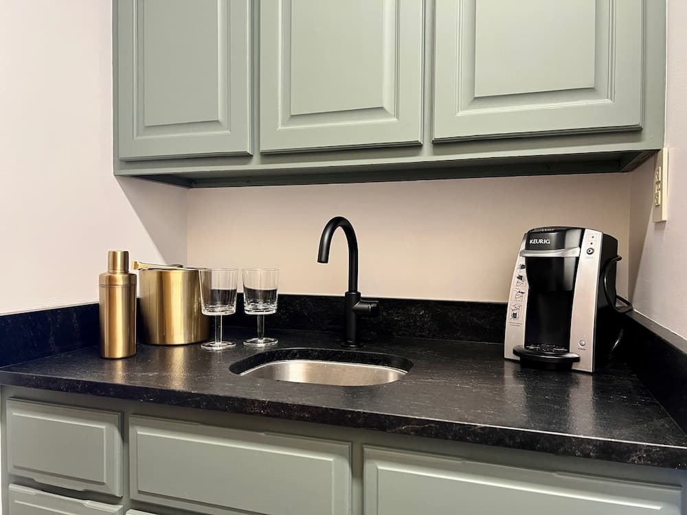 Outland Chalet & Suites Great Smoky Mountains