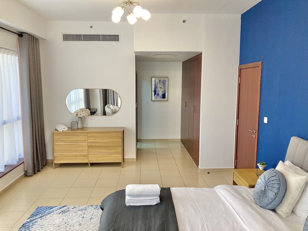 SuperHost - Extravagant Apartment with Sea and Marina Views