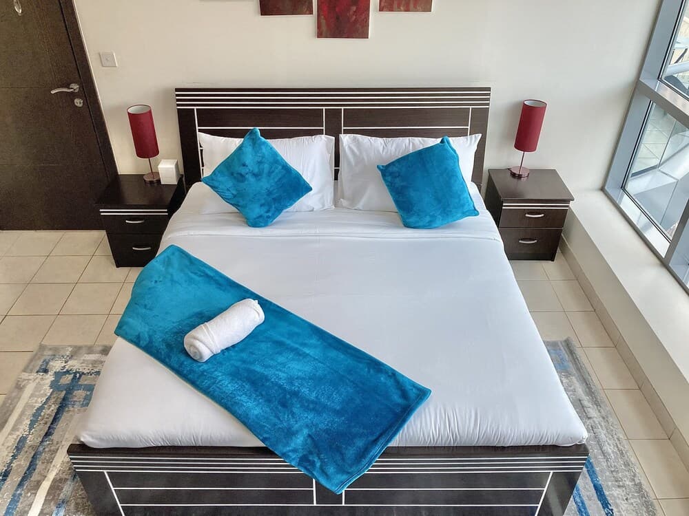 SuperHost - Marina Gem, Fancy Apartment with Waterfront Views