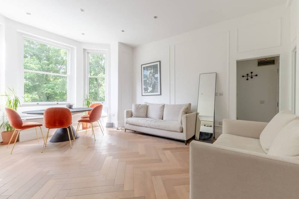 Spacious 1 Bedroom Apartment Near Primrose Hill