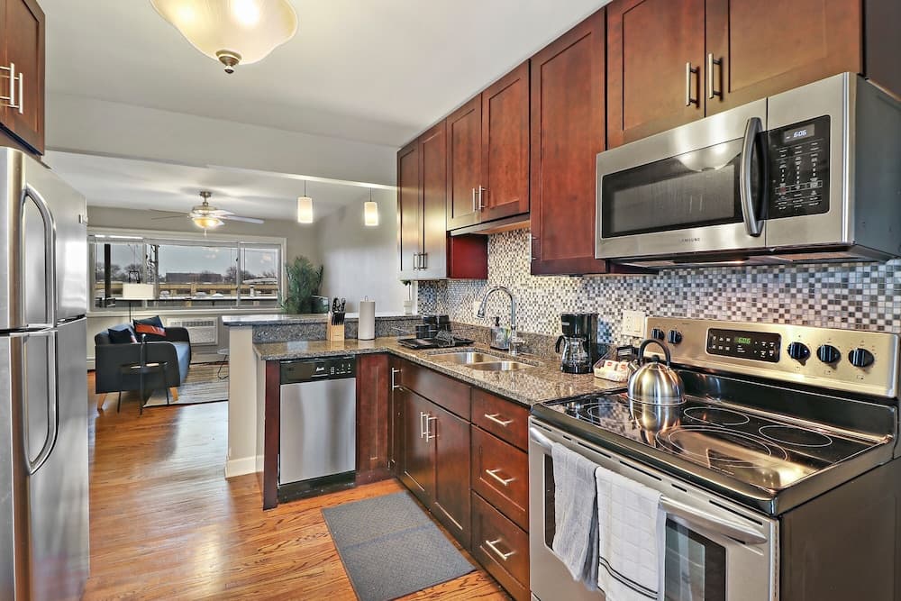 1BR APT in Quiet Arlington Neighborhood