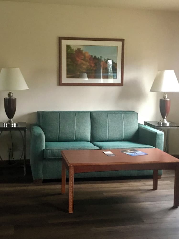 Village Inn on the Lake