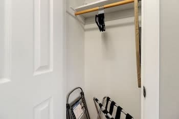 Scenic 1BR APT in Arlington Heights