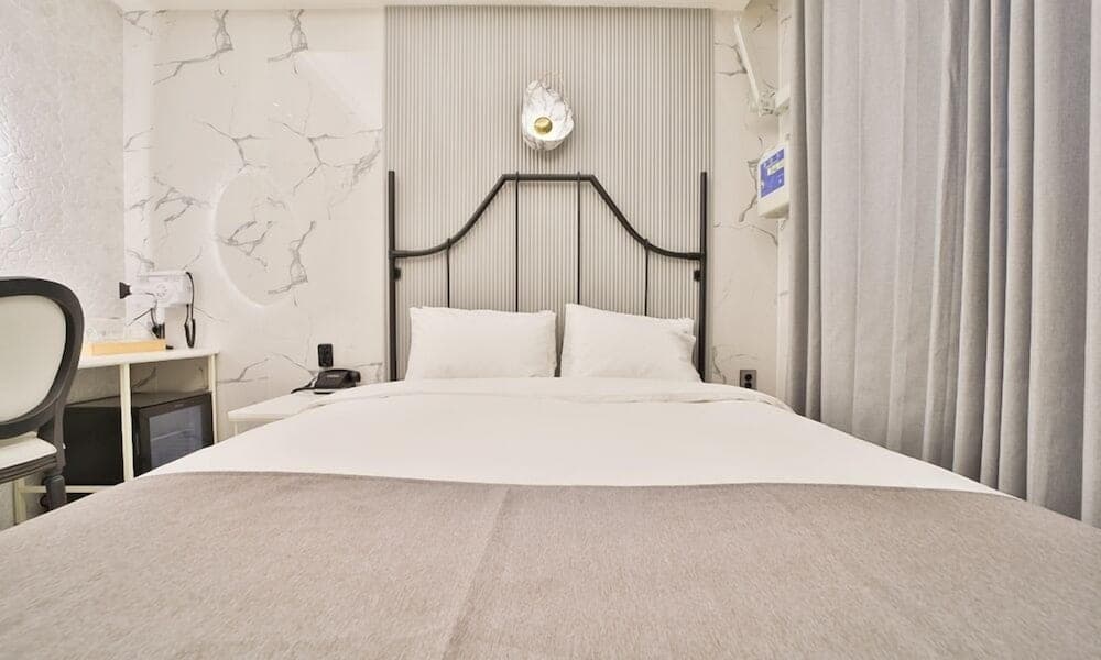 FEBRUARY HOTEL LIONS PARK DAEGU