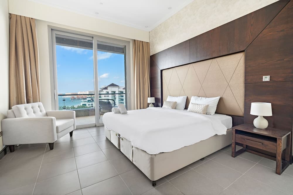 WelHome - Deluxe Apartment With Panoramic Sea Views