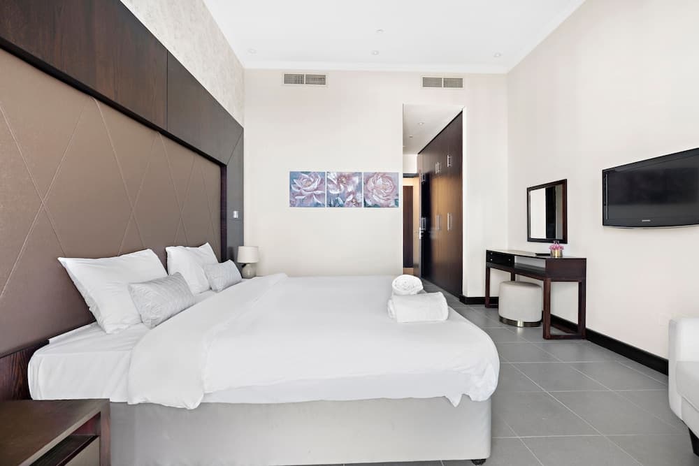 WelHome - Deluxe Apartment With Panoramic Sea Views