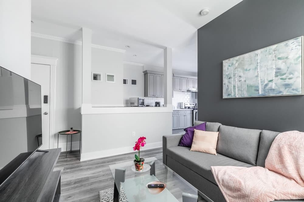 Cozy 1BR Apt w Netflix - Prime Location