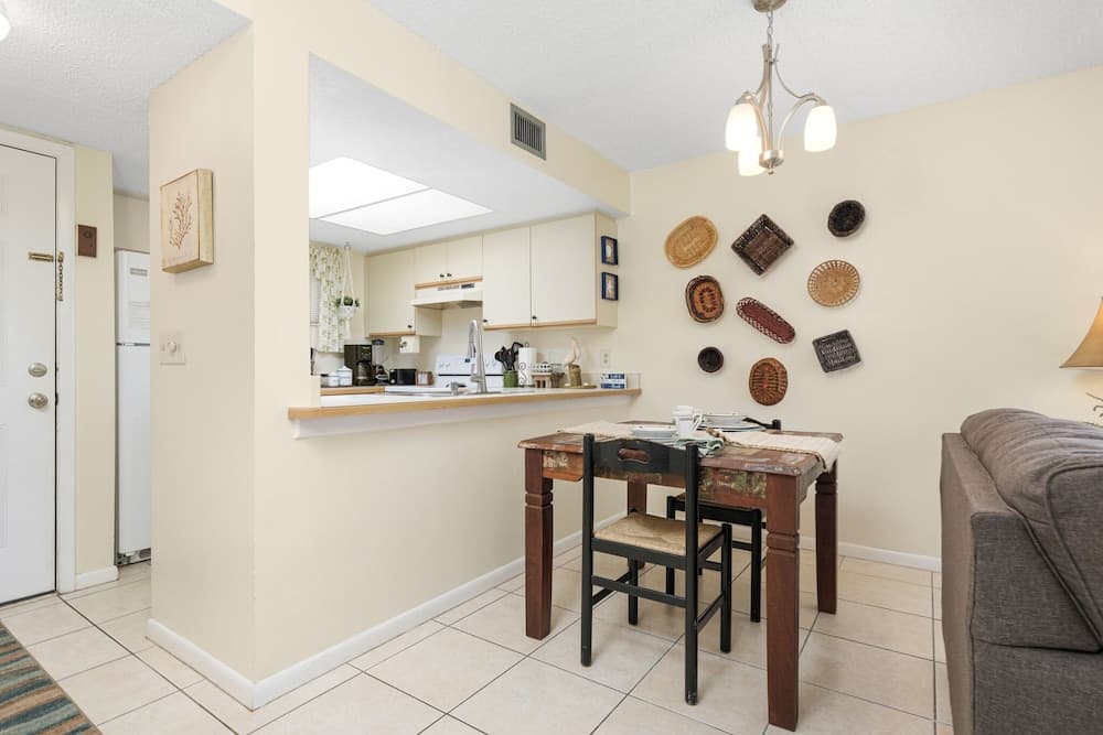 Ocean Village Club N12