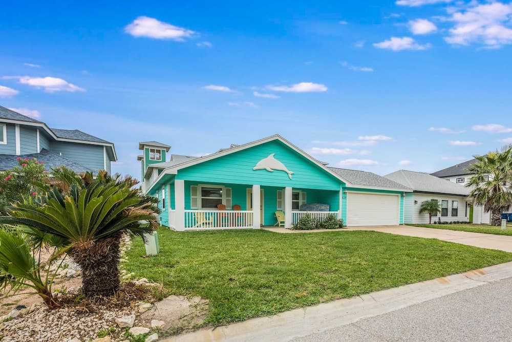 Diving Dolphin by Silver Sands Vacation Rentals