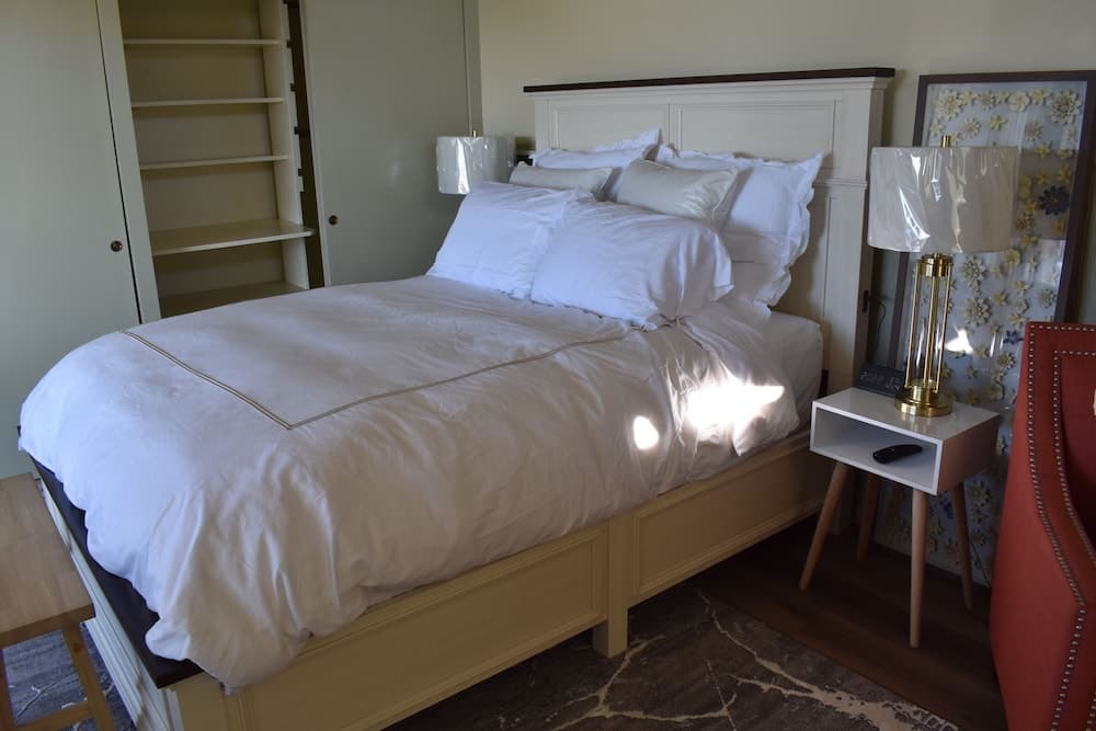 353 Pomeroy Studio Apts by Redawning